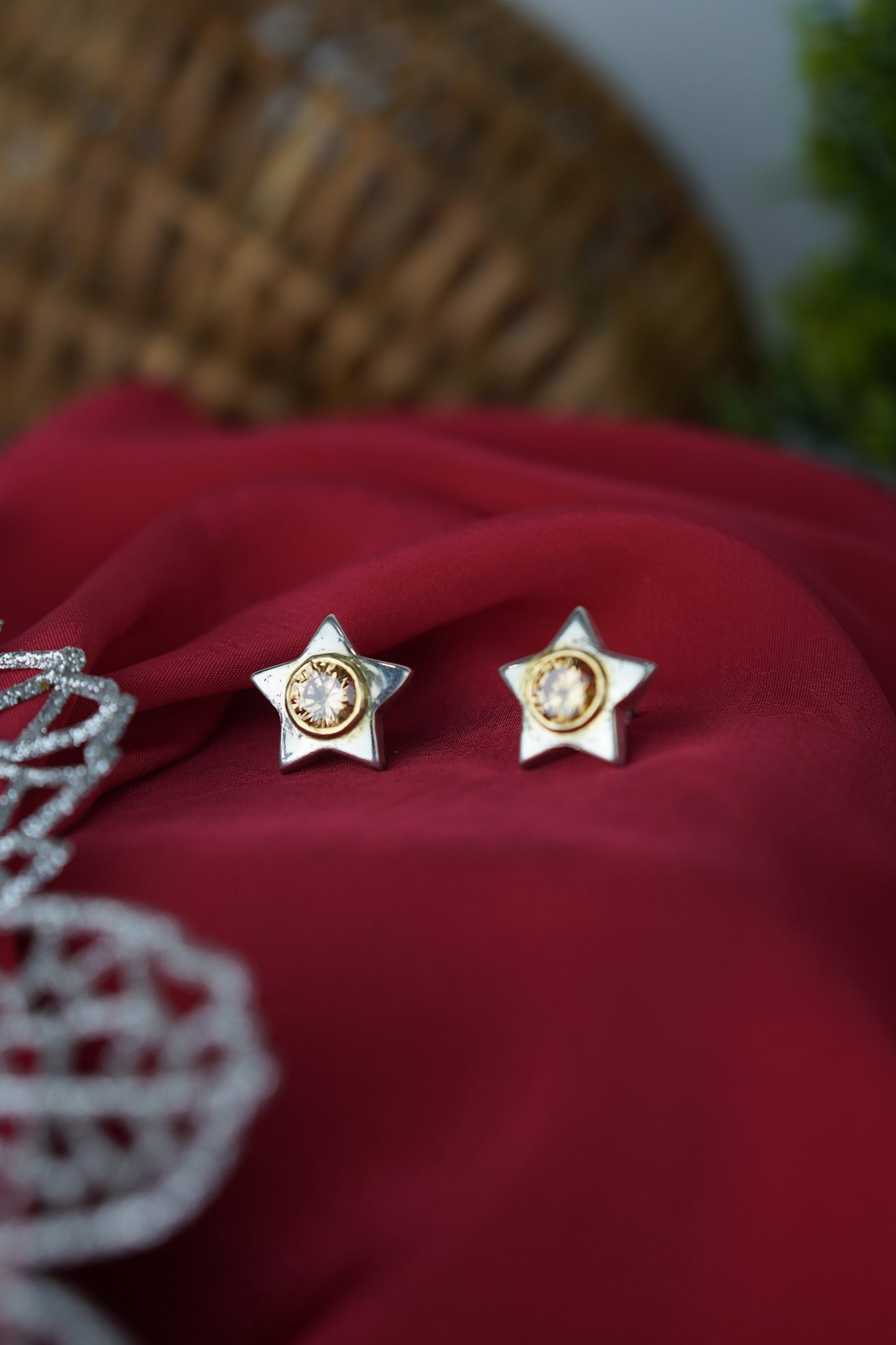 SITARA (सितारा)