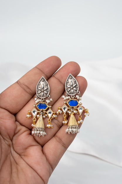 NEELAYA (नीलया)