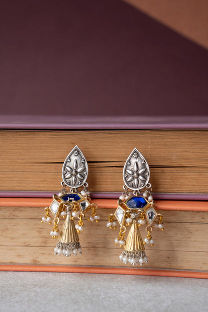 NEELAYA (नीलया)